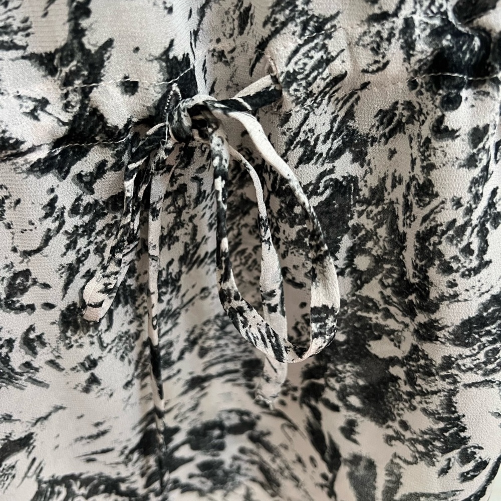 French Connection Sleeveless Ruffled Blouse - Picture 8 of 8
